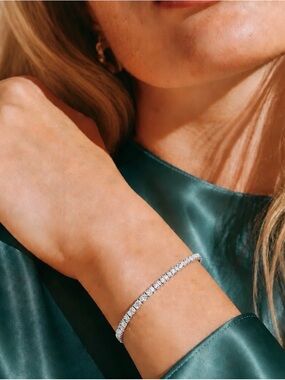 AAA 3mm Round Moissanite Tennis Bracelet. D-color, VVSI. 7 1/2”.High-end stones!